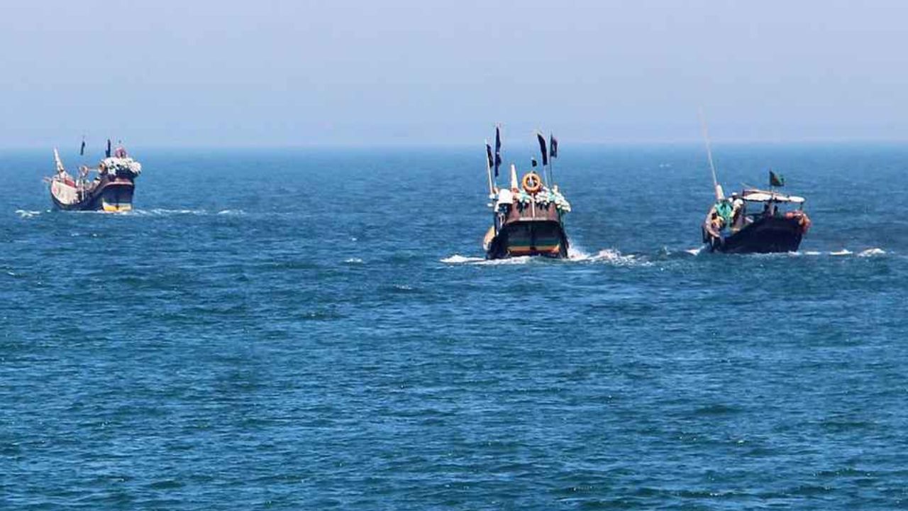 চার দিনে ৪৬ বাংলাদেশিকে ধরে নিয়ে গেছে আরাকান আর্মি